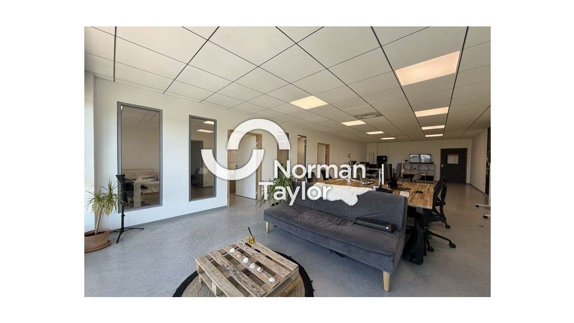 Bureaux de 92m² + parkings à louer à Montpellier 