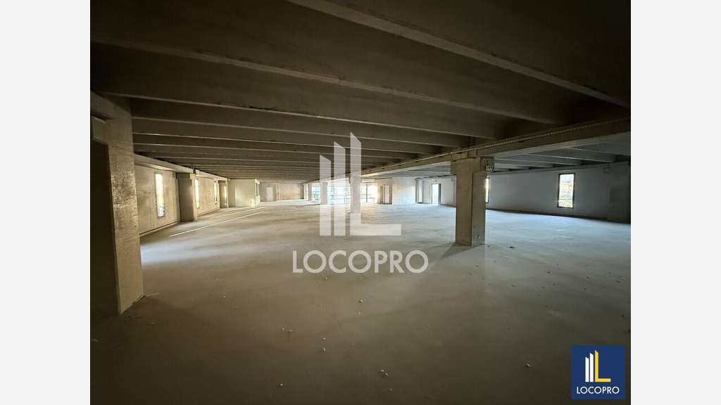 Bâtiment d'activités de 2285m² à louer à Mougins