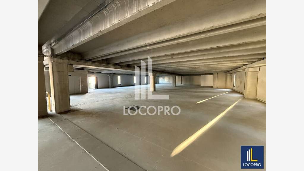 Bâtiment d'activités de 2285m² à louer à Mougins