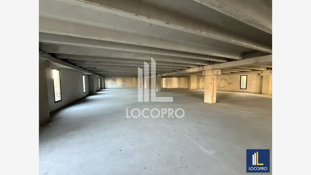 Bâtiment d'activités de 2285m² à louer à Mougins