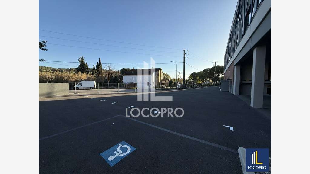 Bâtiment d'activités de 2285m² à louer à Mougins