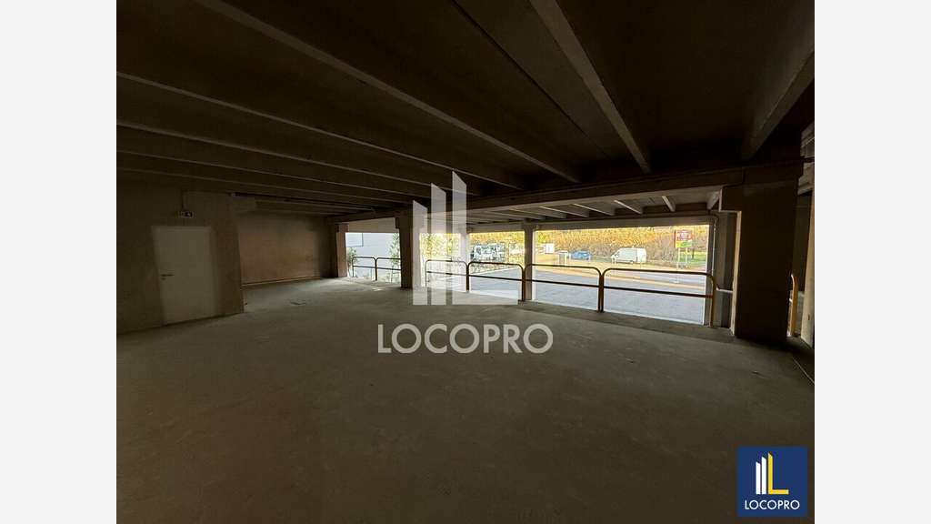 Bâtiment d'activités de 2285m² à louer à Mougins