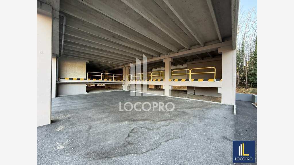 Bâtiment d'activités de 2285m² à louer à Mougins