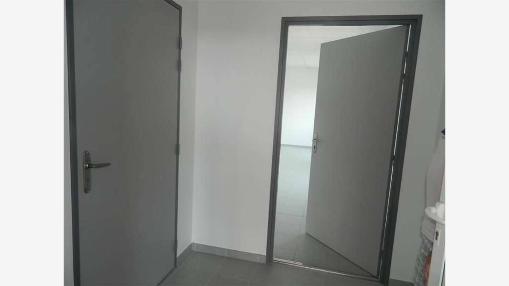 Location bureaux 25m² R+1 proche Cinéma de Muret
