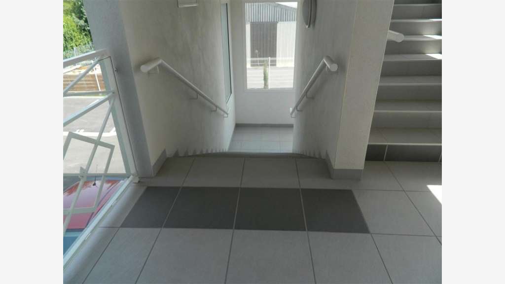 Location bureaux 25m² R+1 proche Cinéma de Muret