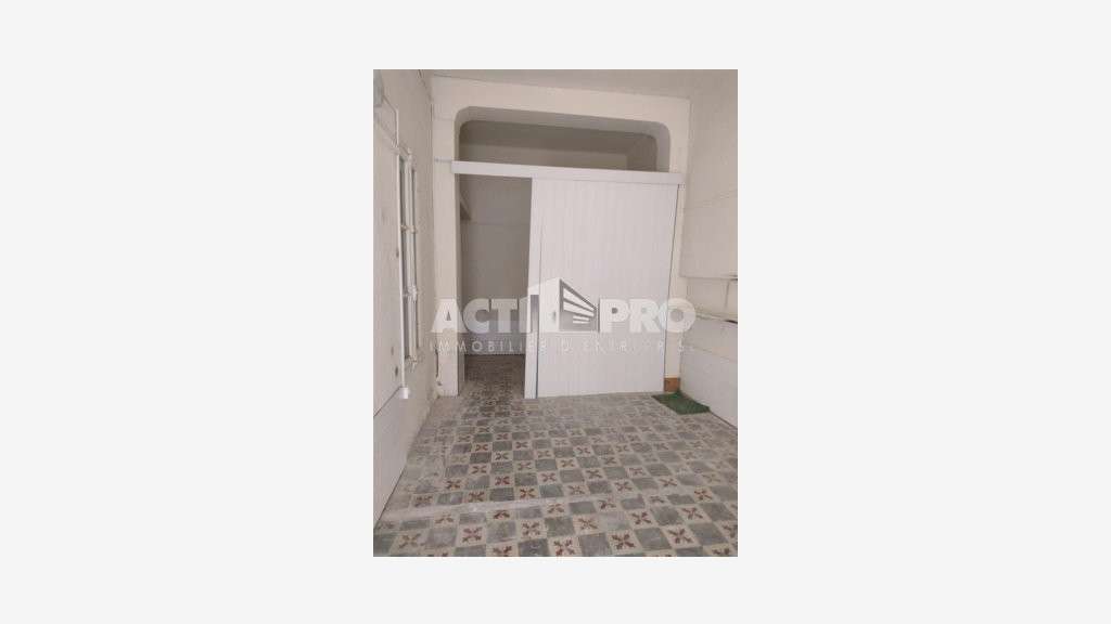 Loue local commercial 30m² + réserve à Perpignan