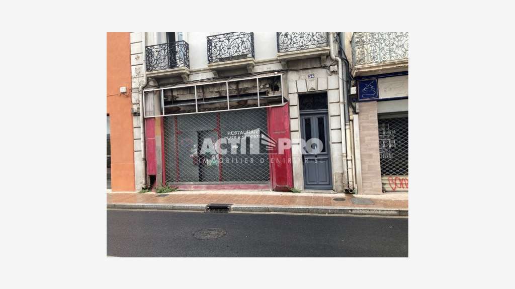 À louer local commercial de 84m² à Perpignan
