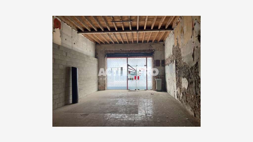 À louer local commercial de 84m² à Perpignan