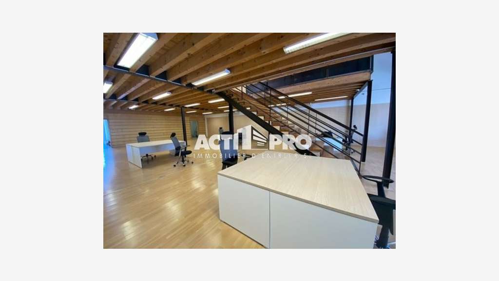 A louer murs commerciaux 260m² au Mas Guérido