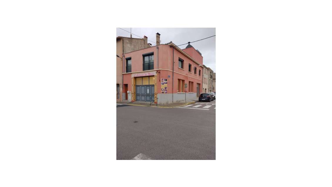 Loue murs commerciaux entrepôt 120m² à Rivesaltes