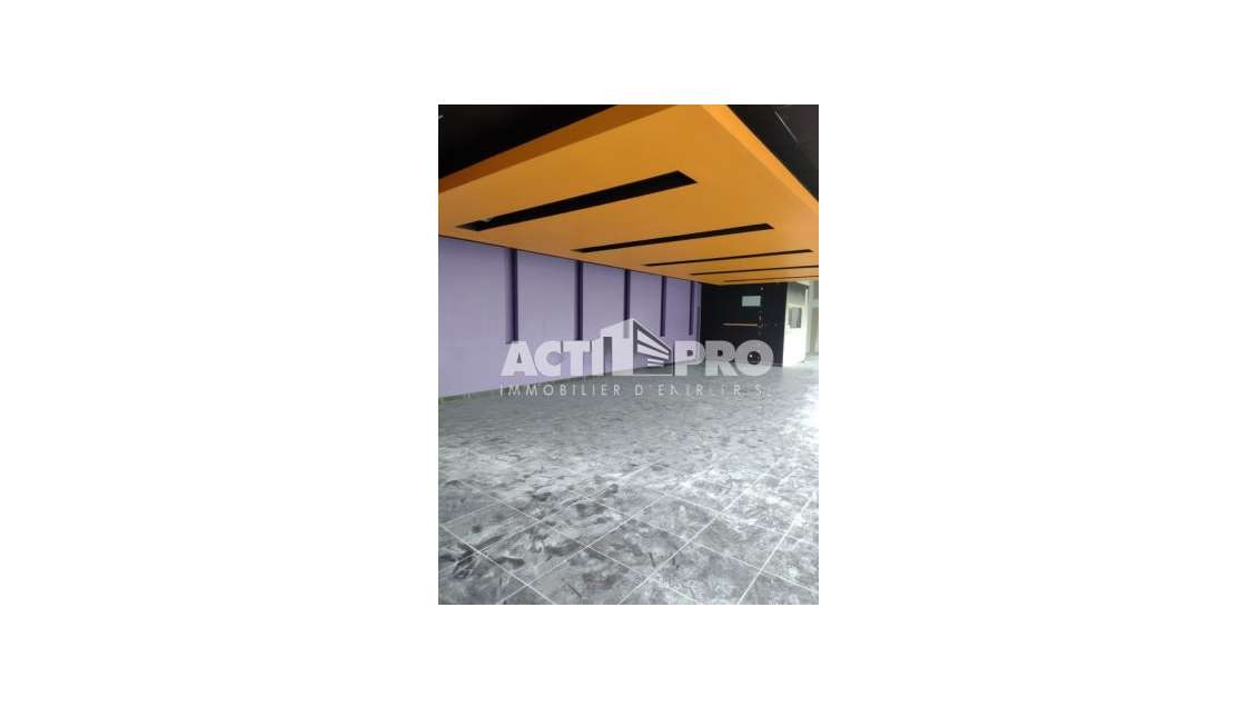 A louer murs commerciaux 390m² ZAC Rivesaltes