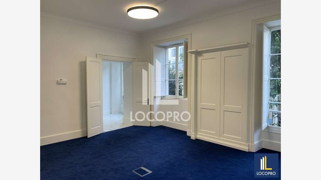 Bureaux 185m² divisibles à louer à Nice centre