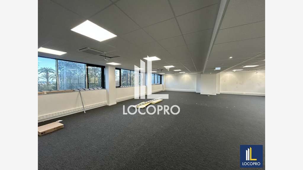 Bureaux de 1711m² divisibles à louer à Nice