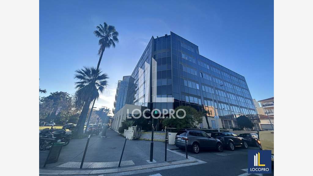 Bureaux de 1711m² divisibles à louer à Nice