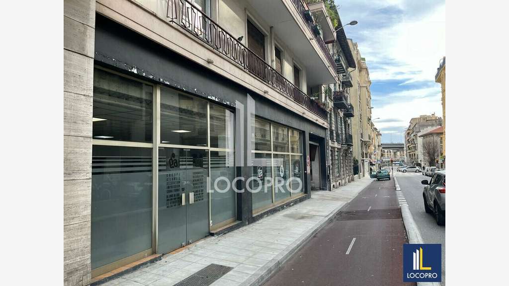 A louer local 1790m² sur axe stratégique à Nice