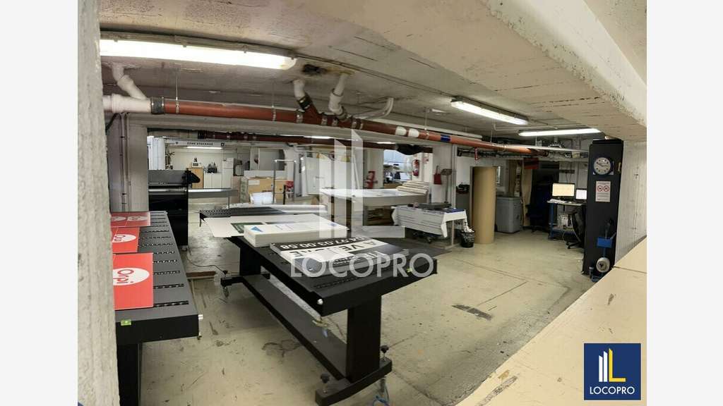 A louer local 1790m² sur axe stratégique à Nice