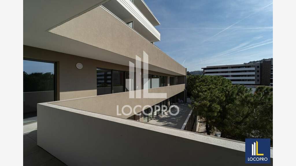 Bureaux de 200m² à louer au 2ème étage à Nice
