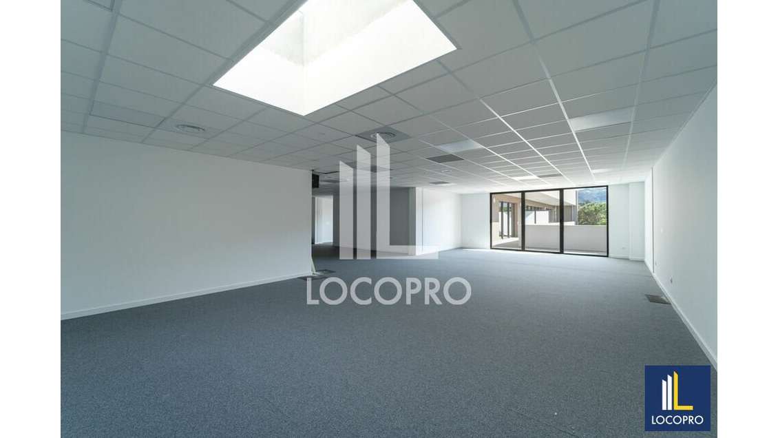 Bureaux de 200m² à louer au 2ème étage à Nice