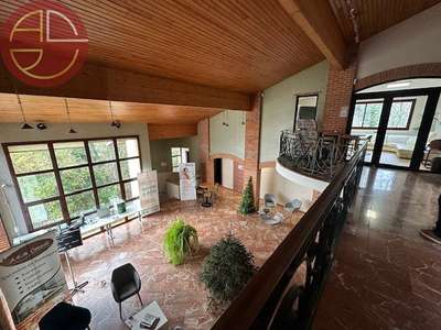 Immeuble de bureaux de 850m² à louer à l'Union