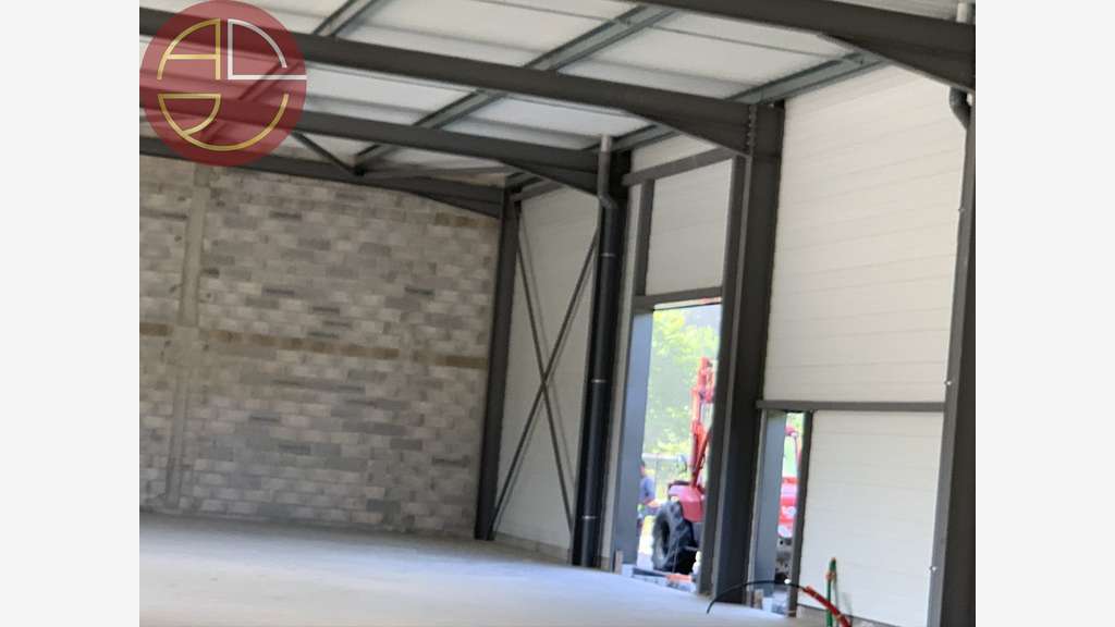 Loue local activité 1298m² à St Jory axe passant