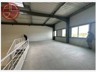 Location local d'activité de 320m² à Mondouzil