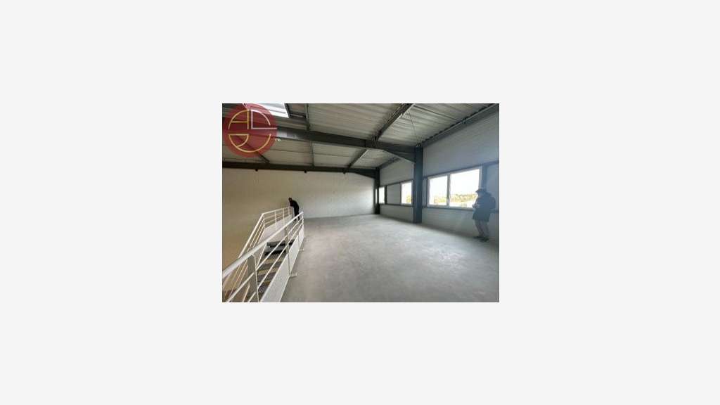 Location local d'activité de 434m² à Mondouzil