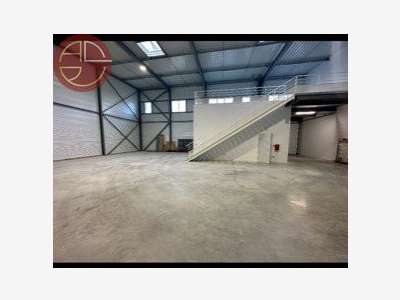 Location local d'activité neuf 618m² à Mondouzil