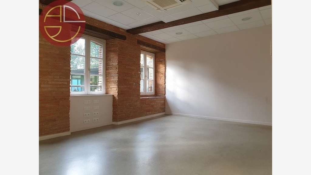 Loue bureaux de 419m² en RDC et R+1 à Montauban
