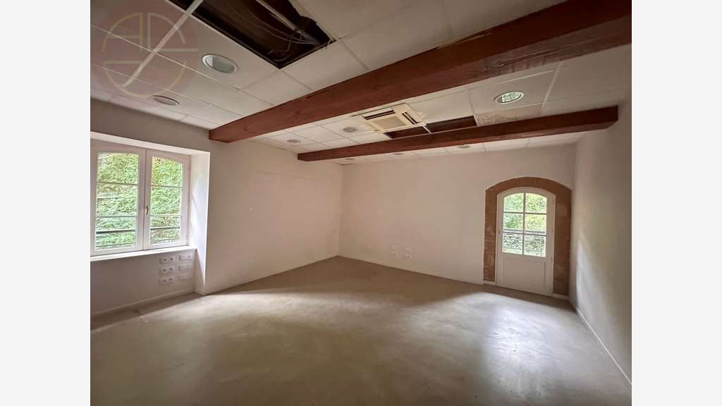 Loue bureaux de 419m² en RDC et R+1 à Montauban
