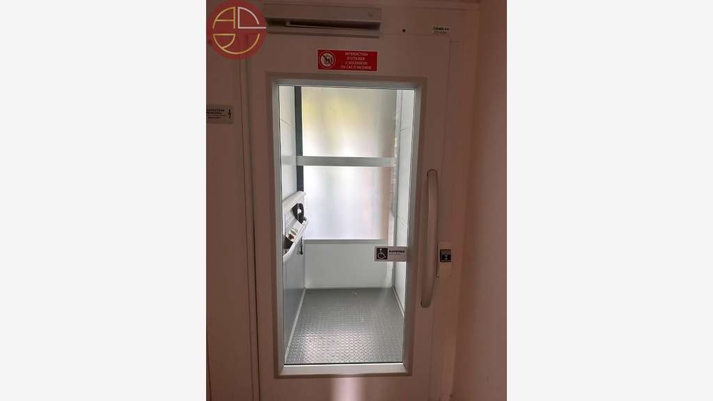Loue bureaux de 419m² en RDC et R+1 à Montauban