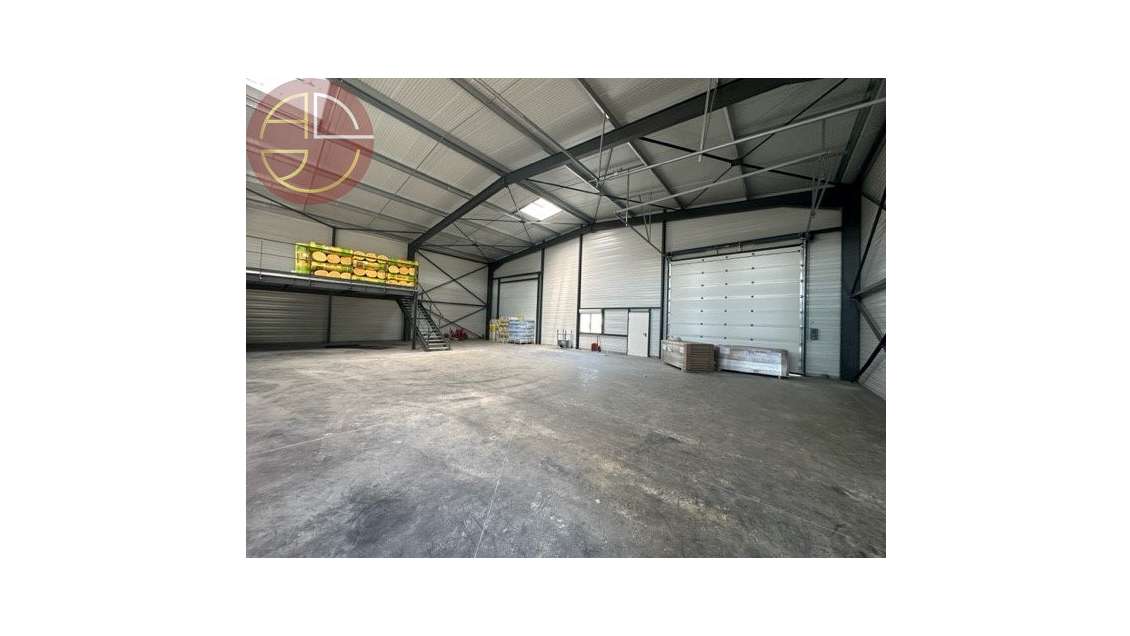 Loue local d'activité 2000m² à Montauban Albasud