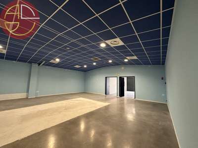 Location local 355m² en parc d'activité à l'Union