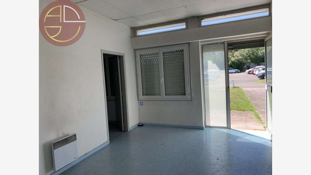 Location local 355m² en parc d'activité à l'Union