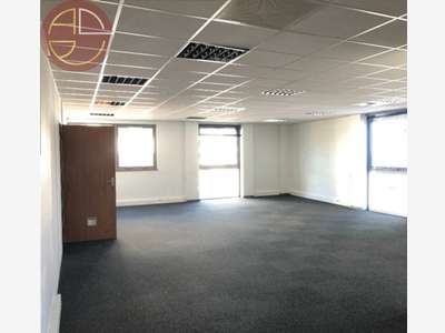 A louer bureaux de 229m² au 1er étage à Colomiers