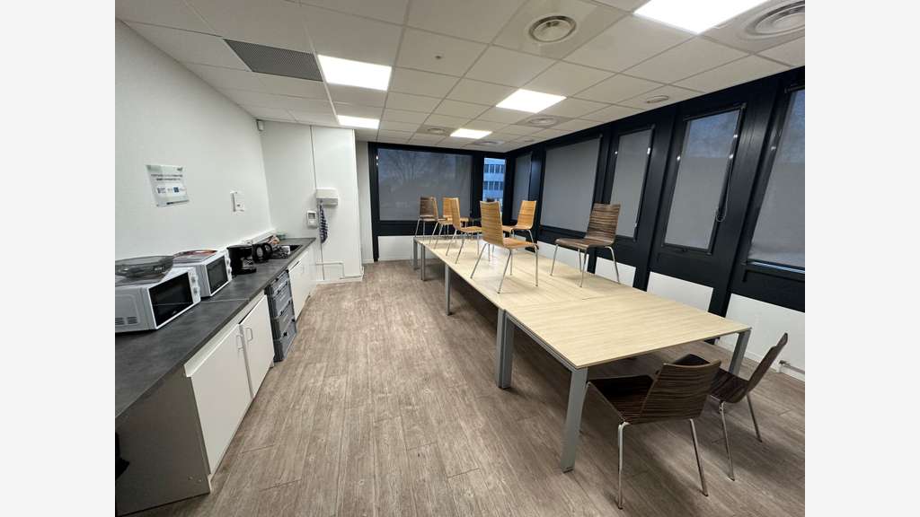 A louer bureaux 373m² à Angers Orgemont
