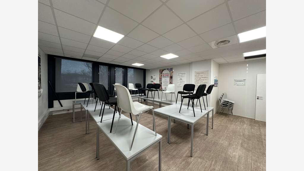 A louer bureaux 373m² à Angers Orgemont