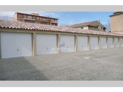 Location Parking - Autres à Carpentras