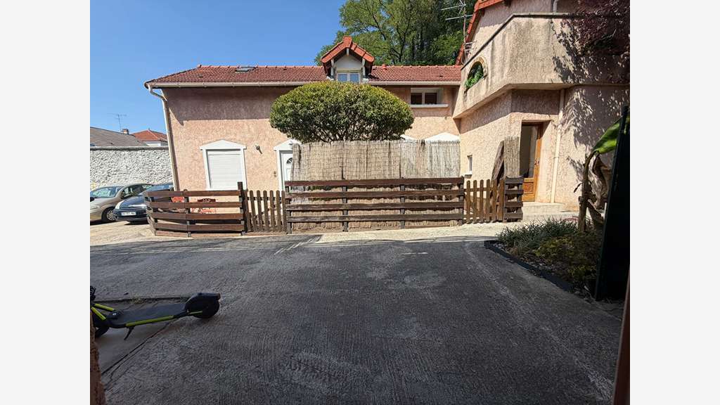 CHAMPIGNY-SUR-MARNE - RUE GUY-MÔQUET - BOX DE