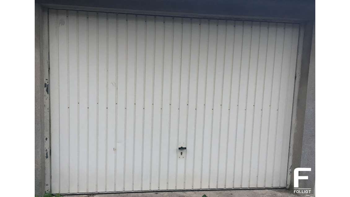 A louer garage fermé 18m² proche centre Granville