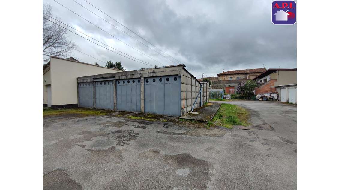 Garage à louer dans le centre-ville de Lavelanet