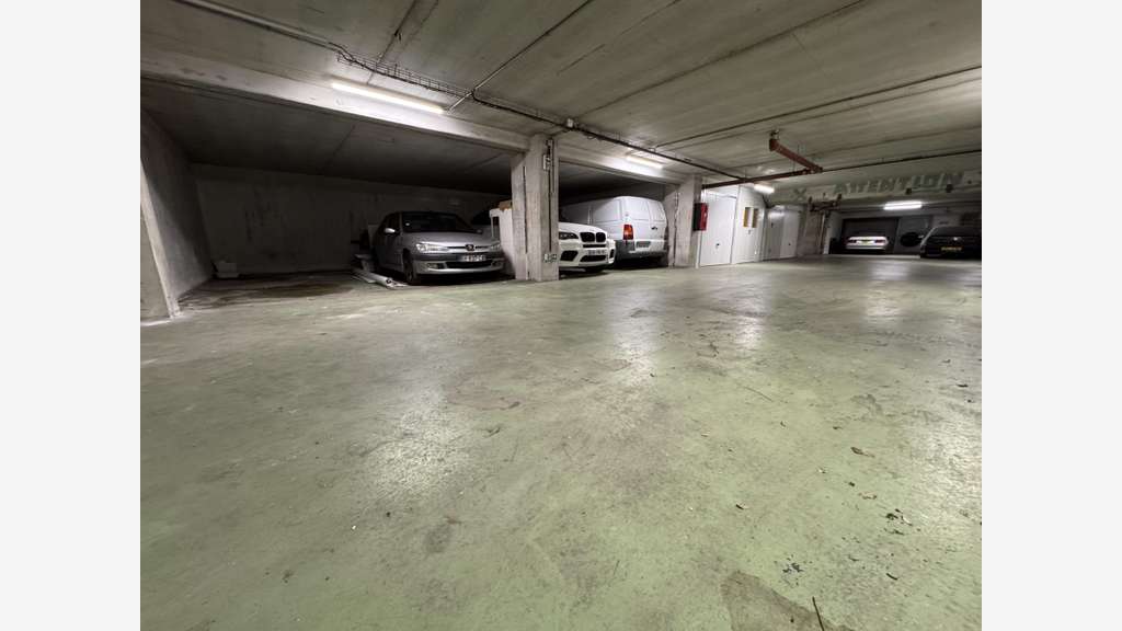 Locations place de stationnement au Cannet