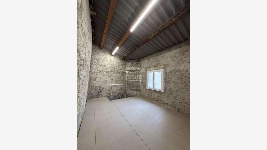 A louer garage avec toilette à Oraison centre