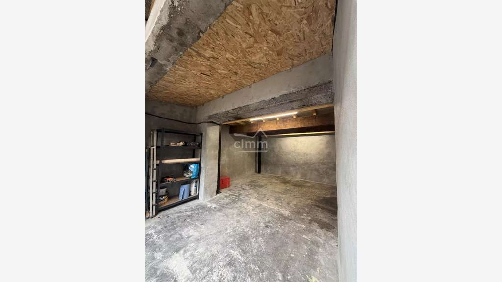 A louer garage avec toilette à Oraison centre