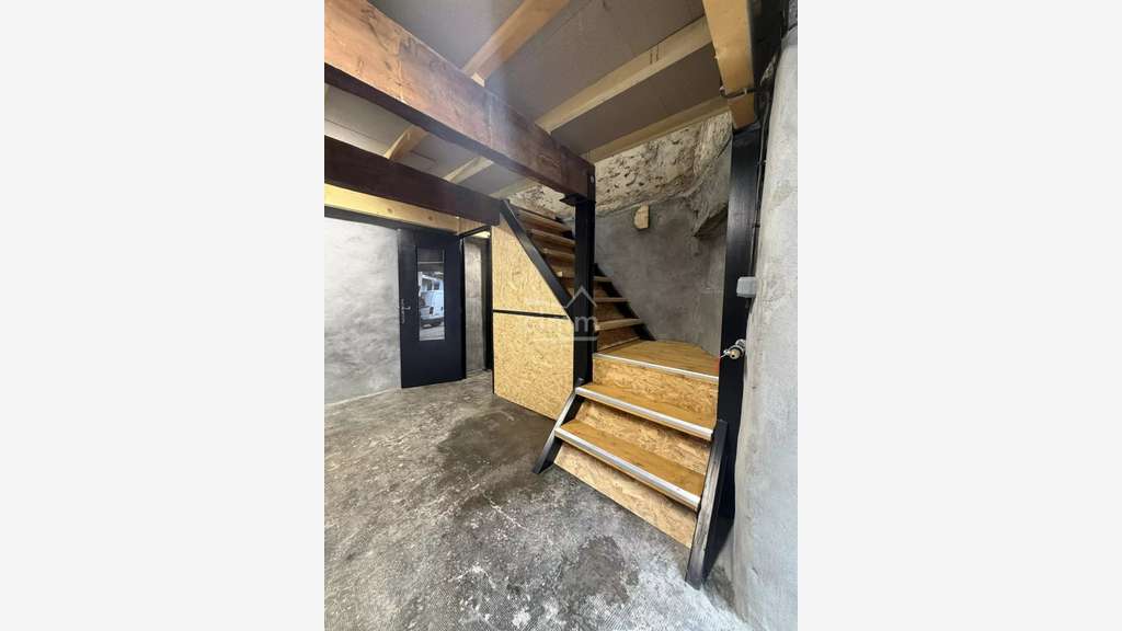 A louer garage avec toilette à Oraison centre