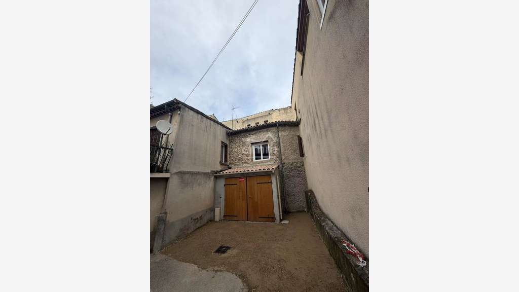 A louer garage avec toilette à Oraison centre
