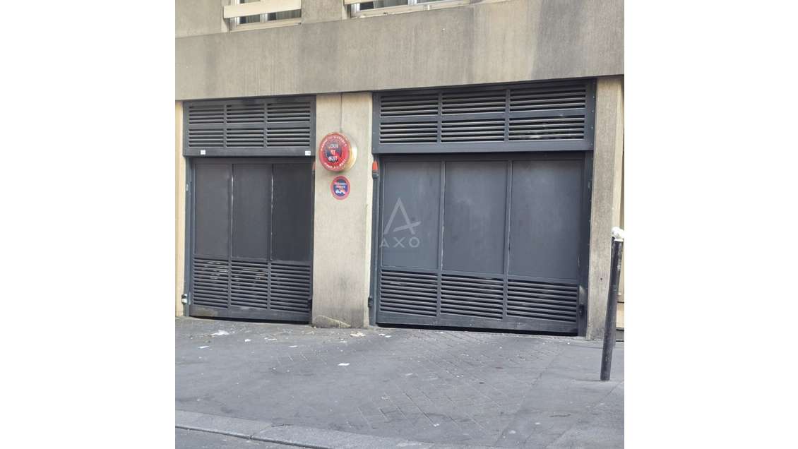 Box fermé au deuxième sous-sol Haut rue Labat 