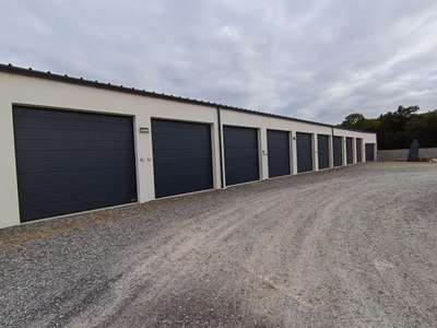 Grand box 22m² garage sécurisé à louer à Muzillac