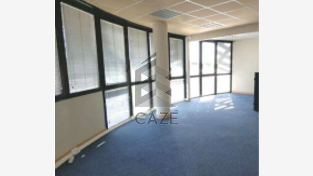 A louer bureaux de 82m² en centre d'affaires Pau