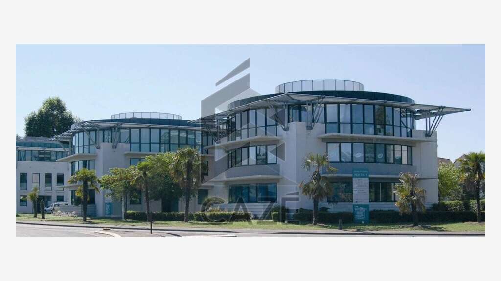A louer bureaux de 82m² en centre d'affaires Pau