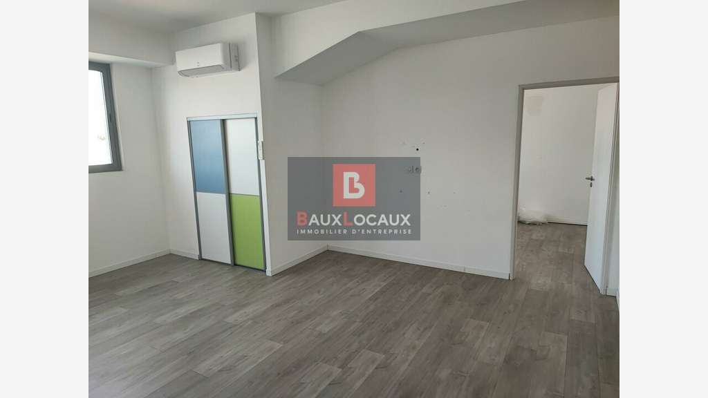 Bureaux de 45m² à louer au 1er étage à Pelissanne